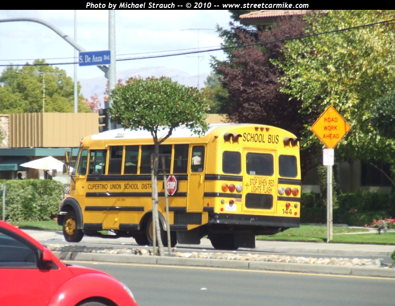 Cupertino Union School District Buses @ streetcarmike.com